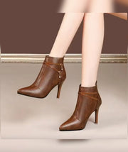 Botines cortos con tacón y detalle de hebilla – Arlette